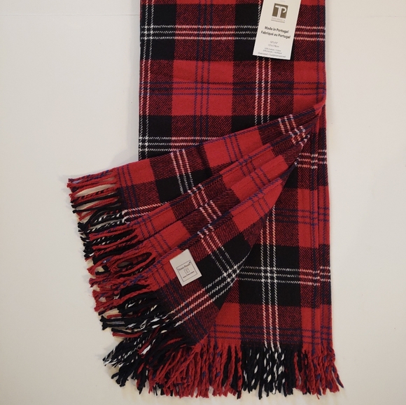 ⭐SALE⭐🎁Texteis Penedo Holiday Throw Blanket - Tartan Plaid - 10 Available - Picture 5 of 10